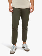 AO Jogger Pant | Dark Pine Slim-fit Versaknit®