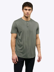 AO Henley Curve-Hem Tee | Gunmetal Signature-Fit PYCA Pro®